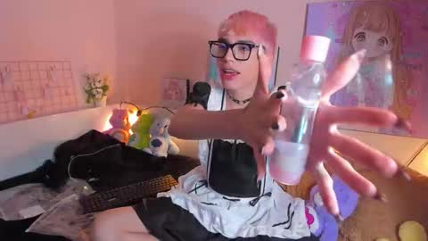 strawberry_kitty_ online show from 11.06.25