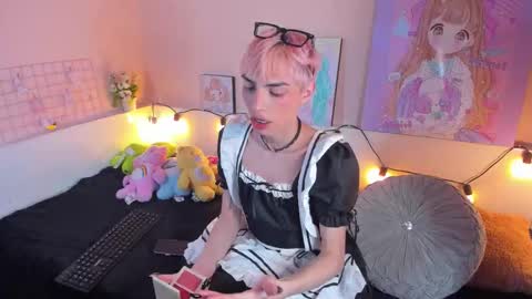 strawberry_kitty_ online show from 11.08.25