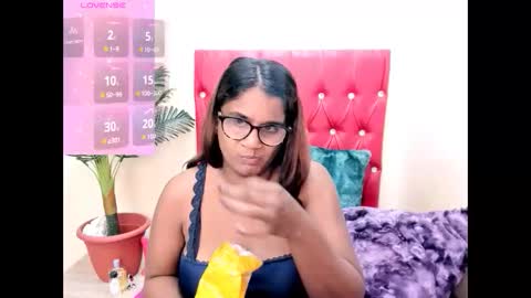 Snapshot of strawberry_lipz chatting on 09.18.25 strawberry_lipz online show from 09.18.25
