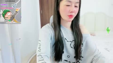 strawberry_loveee online show from 02.10.26