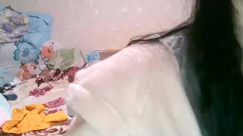 Strawberry Storm online show from 04.18.26