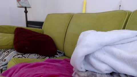 Strawberrylotsacake online show from 12.15.25