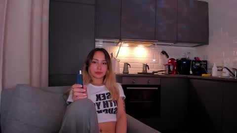 Snapshot of strawberrypie99 chatting on 10.20.25 Tati and Lola online show from 10.20.25