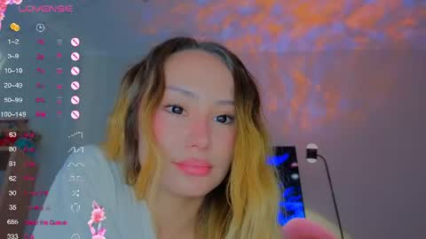 Snapshot of strawberrypie99 chatting on 06.25.26 Tati and Lola online show from 06.25.26