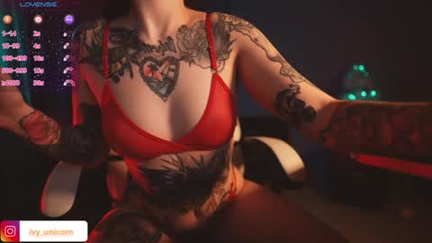 Snapshot of strawberrywithcream18 chatting on 12.25.24 Ivy online show from 12.25.24