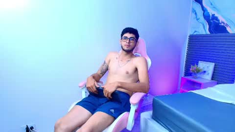 Snapshot of stron_dominant chatting on 06.09.26 Javier online show from 06.09.26