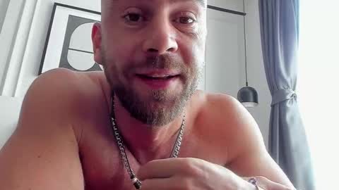 Strong Arni online show from 11.30.25