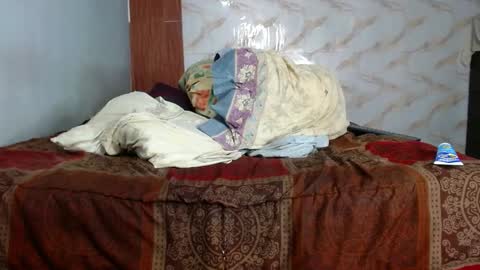 strong_george1 online show from 02.13.25