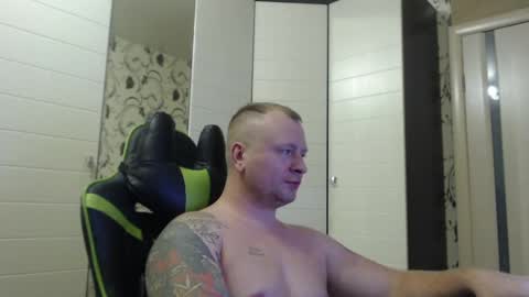 Snapshot of strongass18 chatting on 12.14.24 Alex online show from 12.14.24