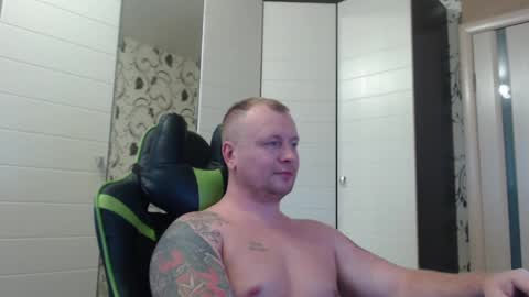 Snapshot of strongass18 chatting on 12.15.24 Alex online show from 12.15.24