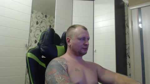 Snapshot of strongass18 chatting on 12.19.24 Alex online show from 12.19.24