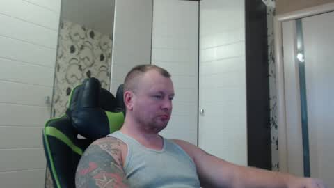 Snapshot of strongass18 chatting on 12.22.24 Alex online show from 12.22.24