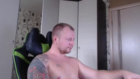 Snapshot of strongass18 chatting on 12.27.24 Alex online show from 12.27.24