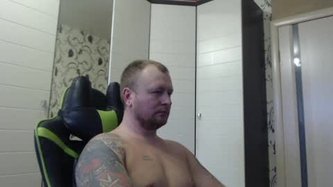 Snapshot of strongass18 chatting on 01.02.25 Alex online show from 01.02.25