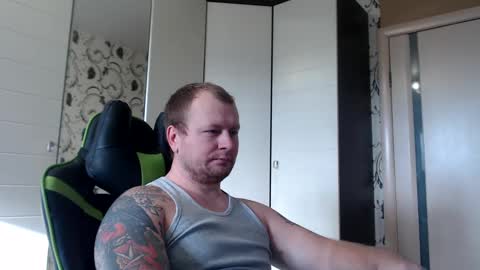 Snapshot of strongass18 chatting on 02.04.25 Alex online show from 02.04.25