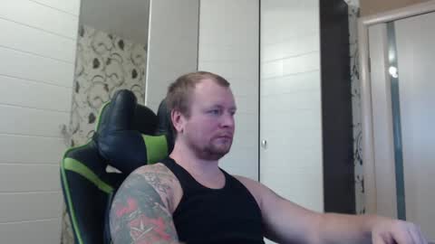 Snapshot of strongass18 chatting on 02.11.25 Alex online show from 02.11.25