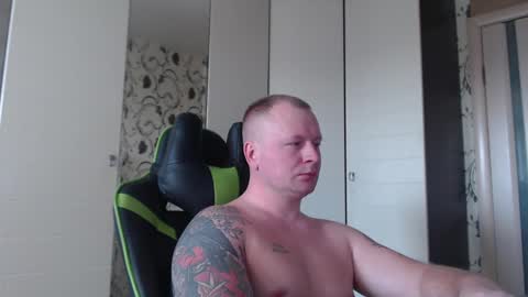 Snapshot of strongass18 chatting on 02.27.25 Alex online show from 02.27.25