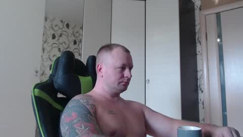 Snapshot of strongass18 chatting on 03.01.25 Alex online show from 03.01.25