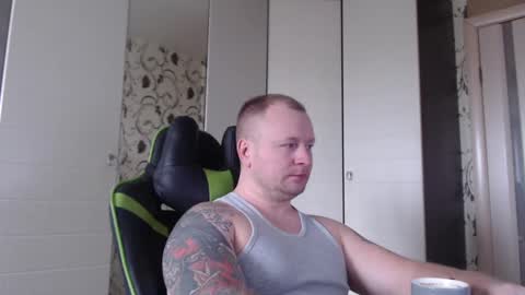 Snapshot of strongass18 chatting on 03.04.25 Alex online show from 03.04.25