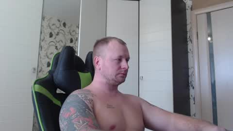Snapshot of strongass18 chatting on 03.08.25 Alex online show from 03.08.25