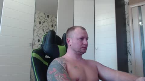 Snapshot of strongass18 chatting on 03.08.25 Alex online show from 03.08.25