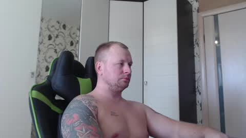 Snapshot of strongass18 chatting on 03.09.25 Alex online show from 03.09.25