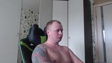 Snapshot of strongass18 chatting on 03.11.25 Alex online show from 03.11.25