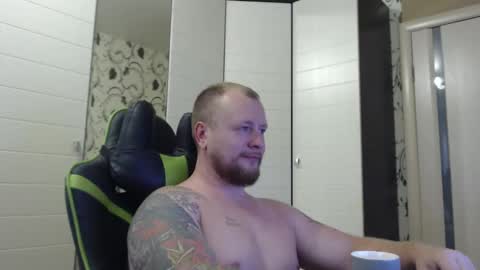 Snapshot of strongass18 chatting on 09.20.25 Alex online show from 09.20.25