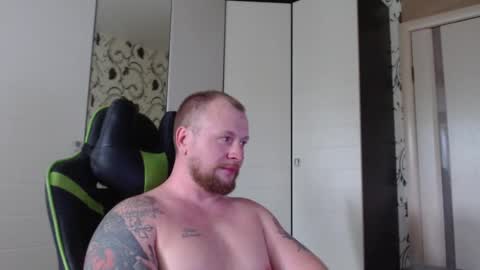 Snapshot of strongass18 chatting on 09.21.25 Alex online show from 09.21.25