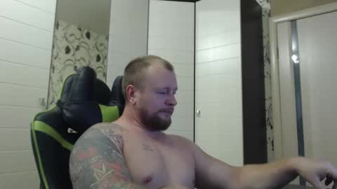 Snapshot of strongass18 chatting on 09.27.25 Alex online show from 09.27.25