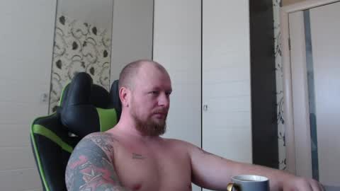 Snapshot of strongass18 chatting on 04.22.26 Alex online show from 04.22.26