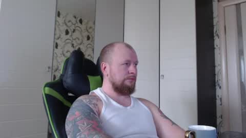 Snapshot of strongass18 chatting on 04.23.26 Alex online show from 04.23.26