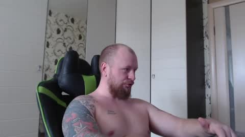 Snapshot of strongass18 chatting on 04.25.26 Alex online show from 04.25.26