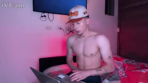 stronghardlatino online show from 09.30.25