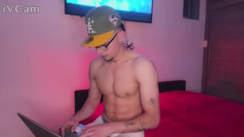 stronghardlatino online show from 10.14.25