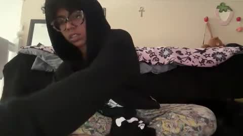 strrwberry online show from 10.29.25