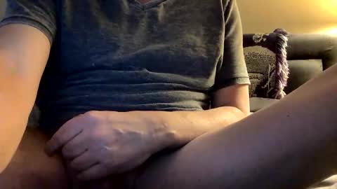 Snapshot of strungfornow chatting on 12.16.25 strungfornow online show from 12.16.25