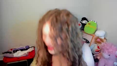 Snapshot of strwbby chatting on 11.30.25 Strwbby online show from 11.30.25