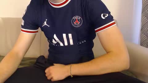 Snapshot of studfromparis chatting on 05.06.26 Stud From Paris online show from 05.06.26