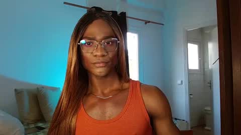 Snapshot of suannyklatten_ chatting on 02.11.25 Suanny Klatten It is my account independent online show from 02.11.25