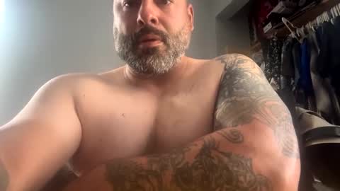 Snapshot of suavecito67 chatting on 10.04.25 suavecito67 online show from 10.04.25