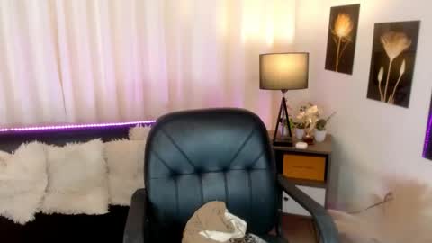 Snapshot of sublime_diva chatting on 11.07.25 ISABEL online show from 11.07.25