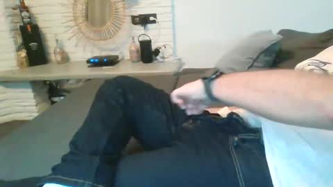 Snapshot of submissivguy chatting on 12.08.24 submissivguy online show from 12.08.24