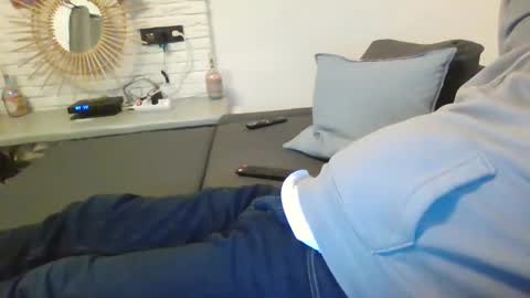Snapshot of submissivguy chatting on 01.14.25 submissivguy online show from 01.14.25