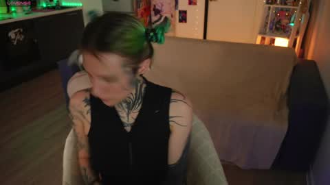 Snapshot of succubus_66 chatting on 12.21.24 succubus_66 online show from 12.21.24