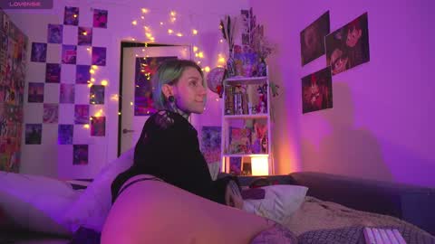 Snapshot of succubus_66 chatting on 01.08.25 succubus_66 online show from 01.08.25