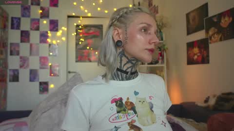 Snapshot of succubus_66 chatting on 01.19.25 succubus_66 online show from 01.19.25