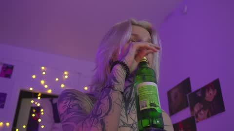 Snapshot of succubus_66 chatting on 01.26.25 succubus_66 online show from 01.26.25