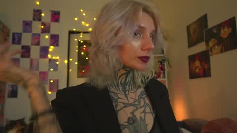 Snapshot of succubus_66 chatting on 02.02.25 succubus_66 online show from 02.02.25