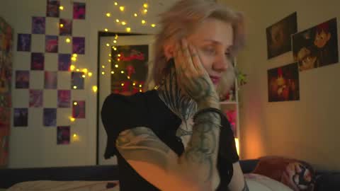 Snapshot of succubus_66 chatting on 02.08.25 succubus_66 online show from 02.08.25